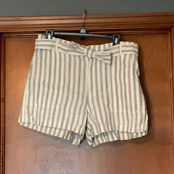 Lou & Grey Striped linen shorts - Picture 1 of 3